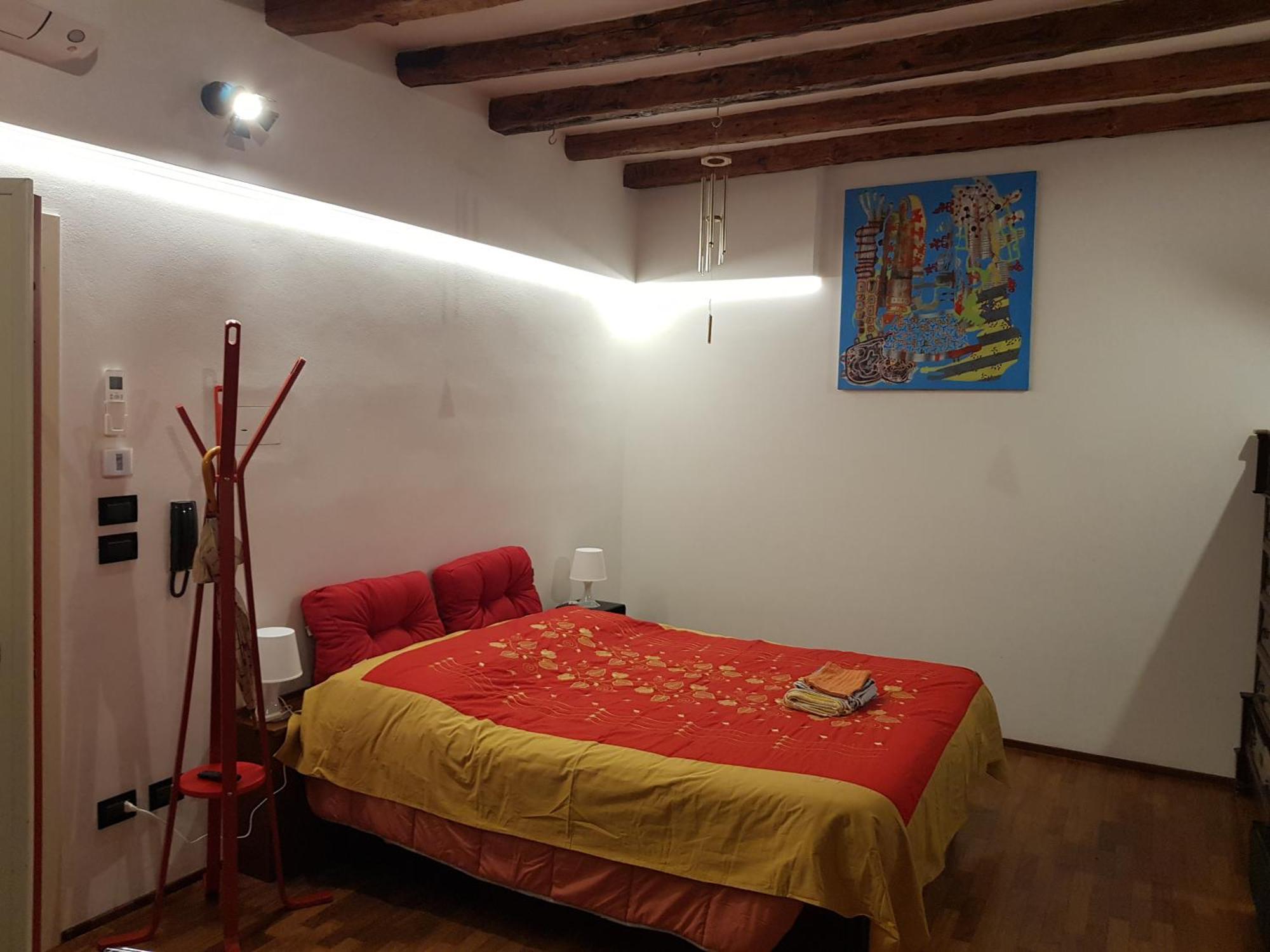Apartamento Monolocale Sui Tetti Di Bologna - Via Indipendenza Exterior foto