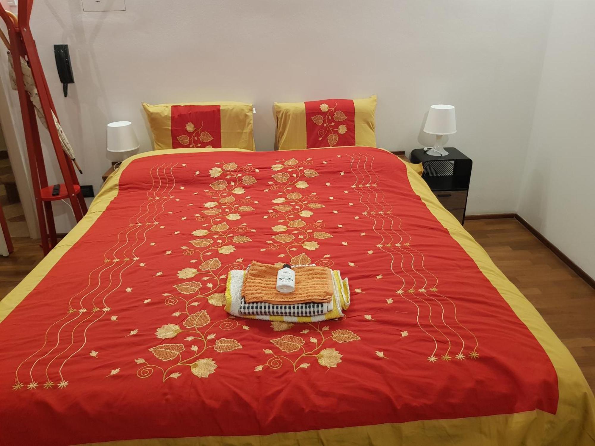 Apartamento Monolocale Sui Tetti Di Bologna - Via Indipendenza Exterior foto