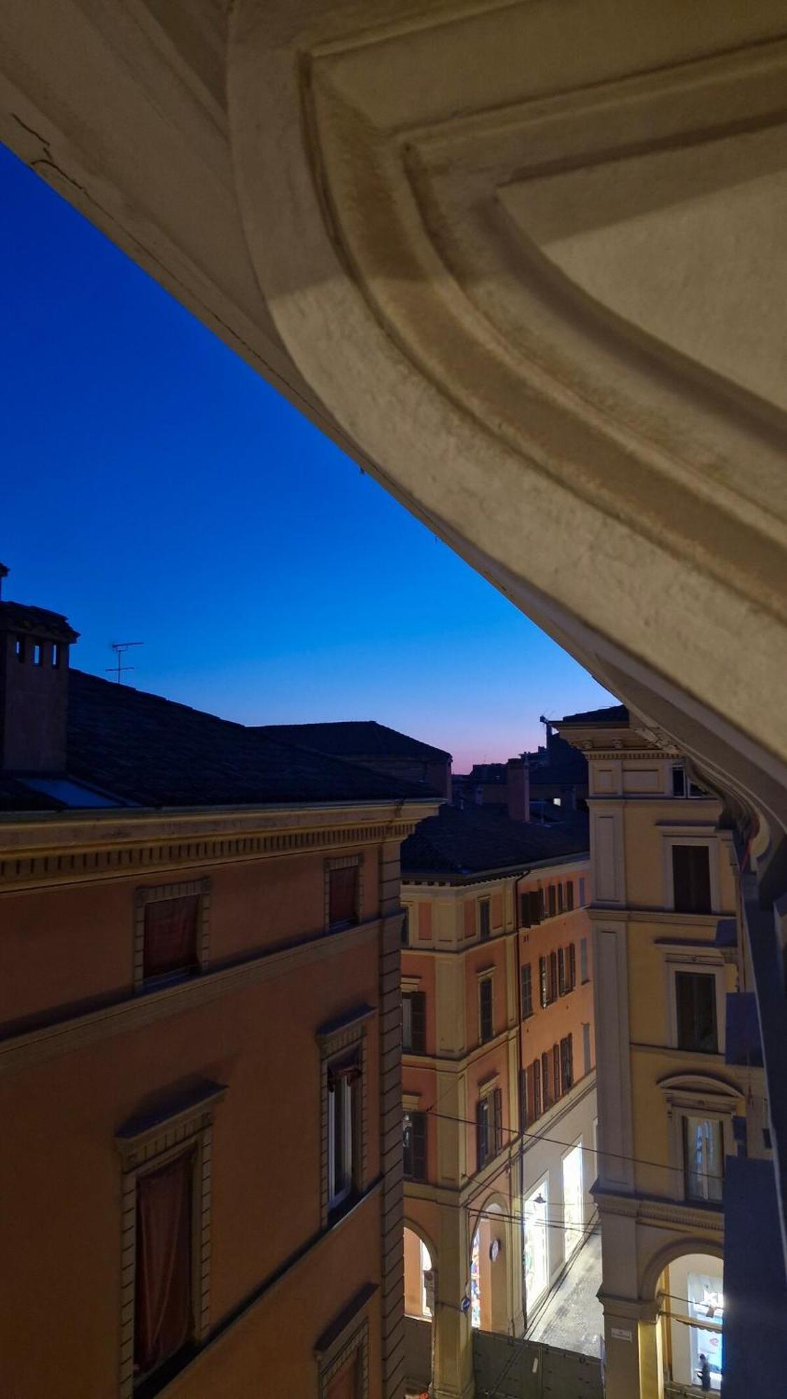 Apartamento Monolocale Sui Tetti Di Bologna - Via Indipendenza Exterior foto