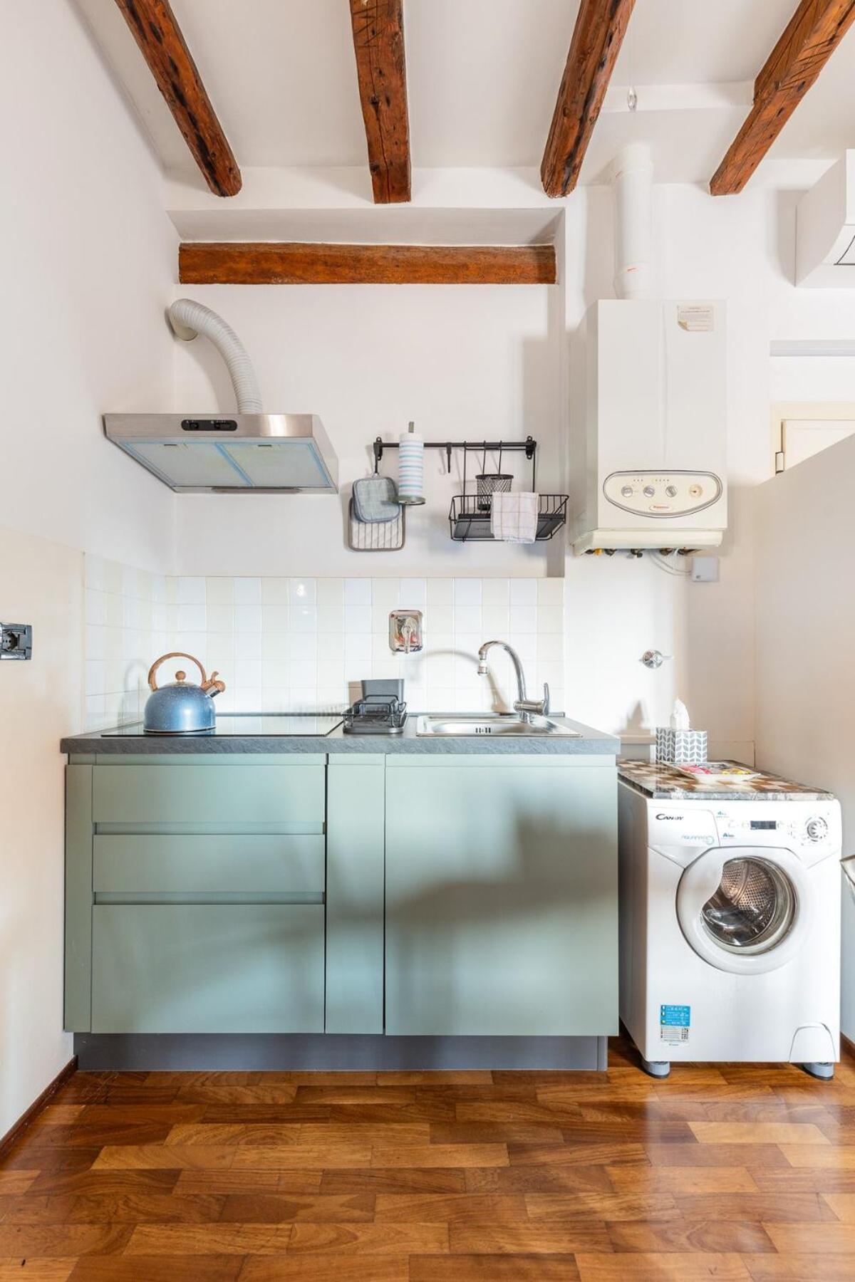 Apartamento Monolocale Sui Tetti Di Bologna - Via Indipendenza Exterior foto
